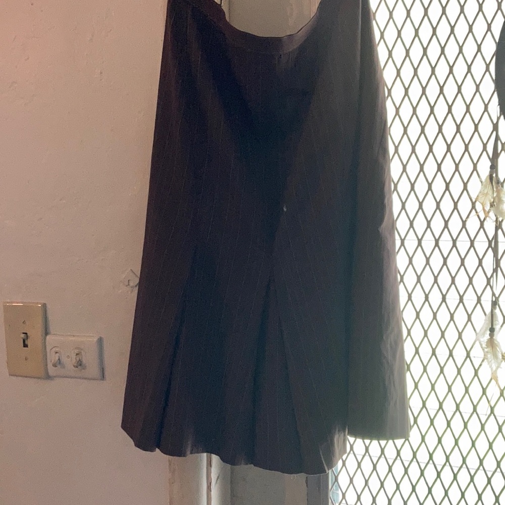Brown pin stripe pleaded skirt